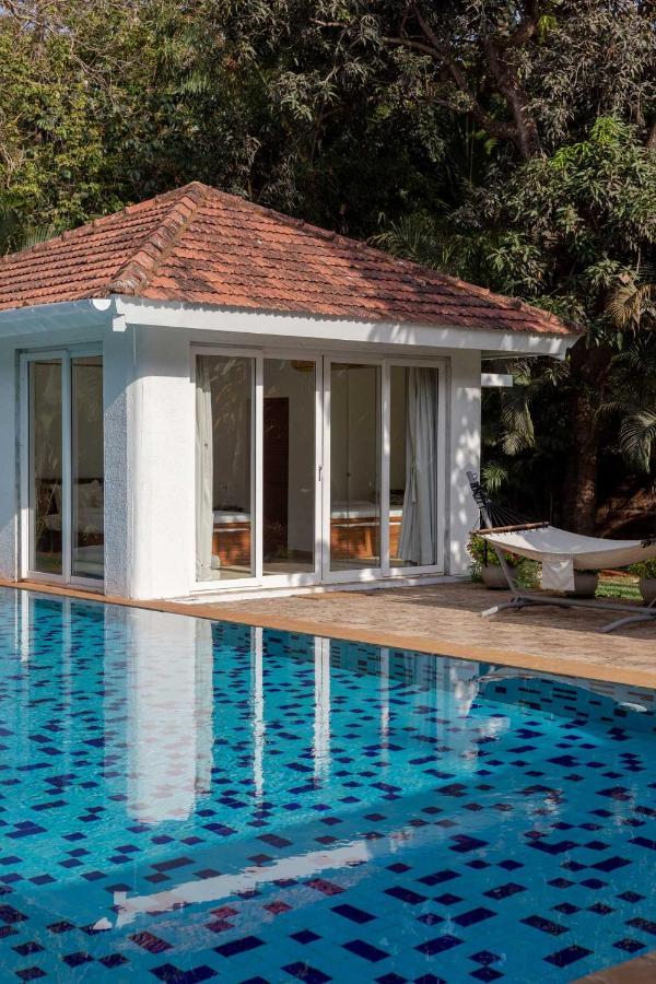 Hamptons Charm By Stayvista Luxury 5Br With Pool, Lawn & Table Tennis Alībāg Exterior foto